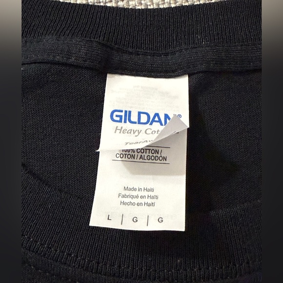 NWOT ‘TEAM LIKE THAT’ Black T-Shirt Canucks Logo on front - Picture 10 of 11